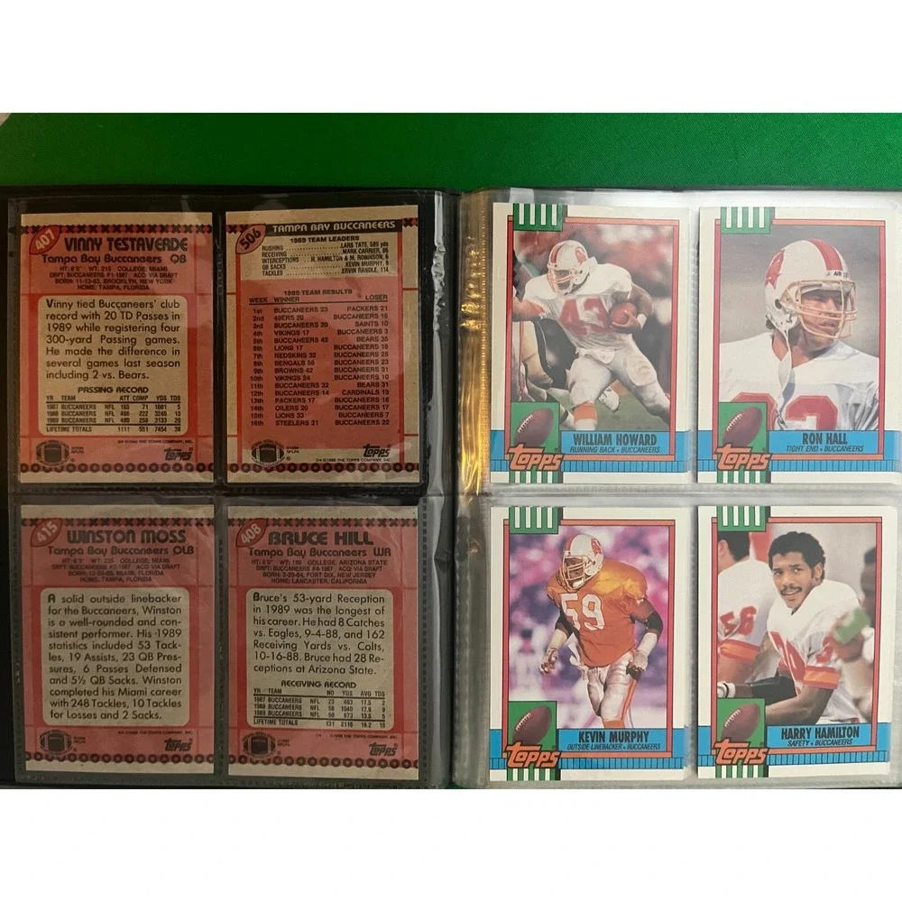 Tampa Bay Buccaneers 1990 Topps‎ Team Set with 40 card collector album.
